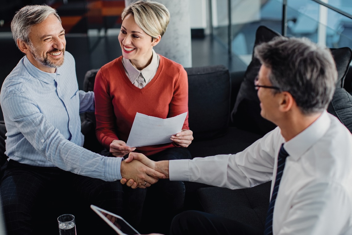 Advisor Collaborating